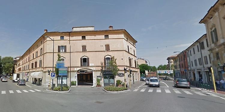 Caduta dalla moto, due feriti