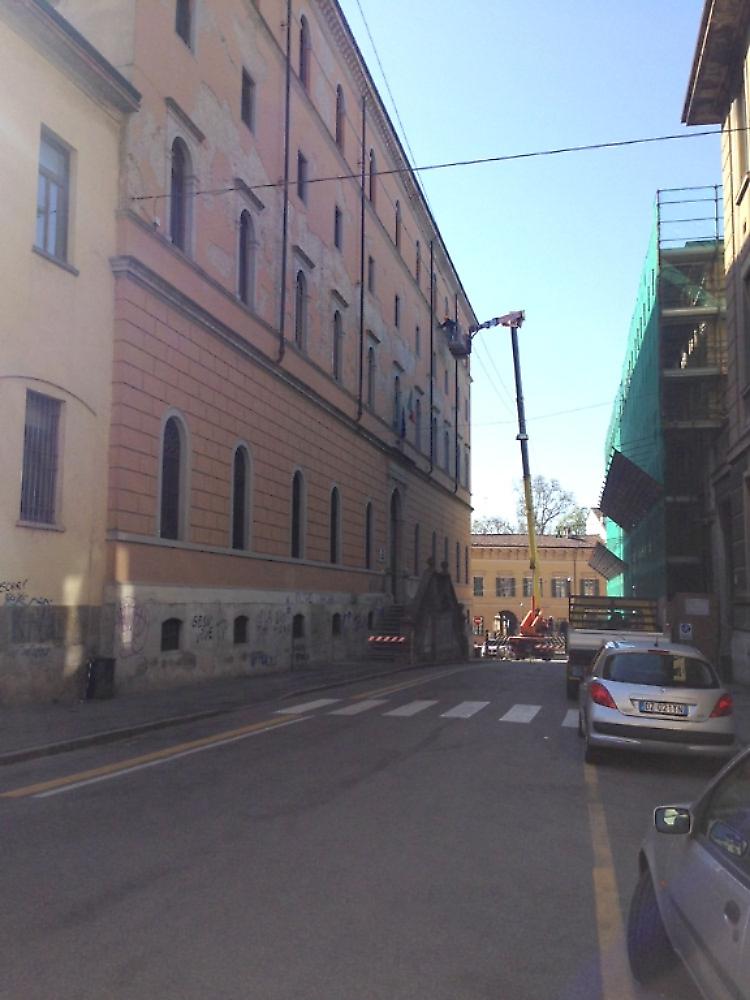 Scuola Vida, iniziato l'intervento dopo il crollo di Pasqua