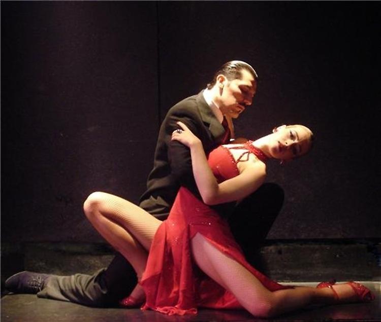 "Io non so ballare il tango": domenica spettacolo a Sospiro