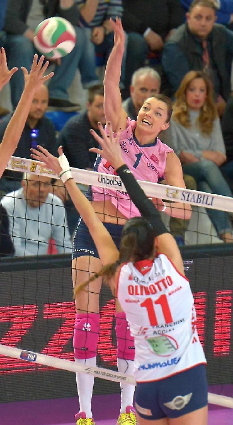 Casalmaggiore-Conegliano _ 27-29  25-23  25-18  17-25  13-15  (2-3)