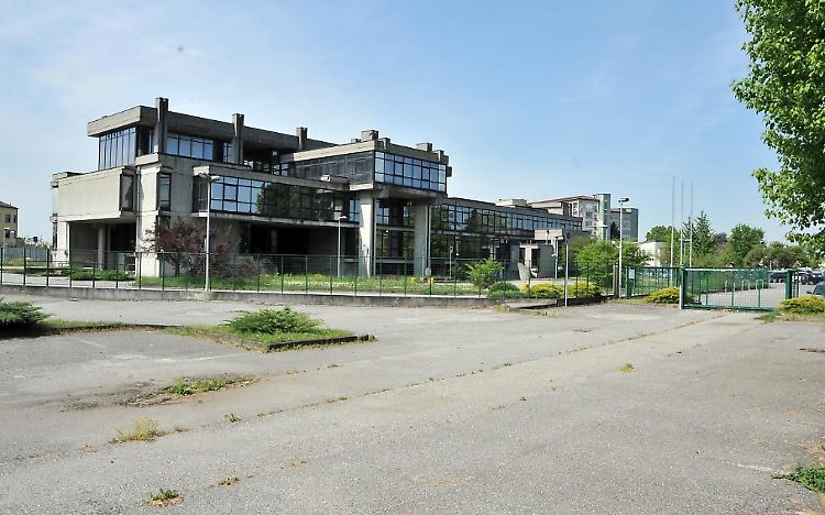 Possibile luogo di culto nell'ex parcheggio del tribunale