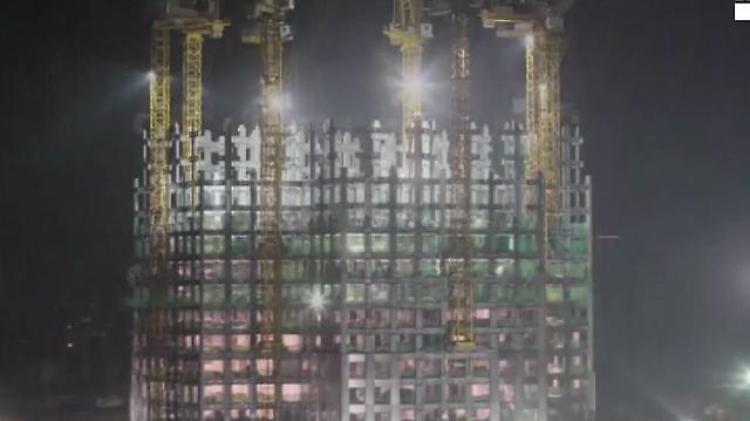 Cina: grattacielo di 57 piani completato in 19 giorni - il timelapse