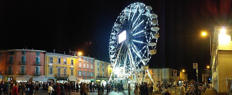 Piace la ruota panoramica