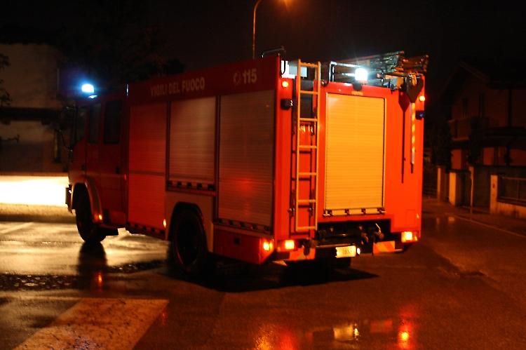 Un altro lampione in fiamme