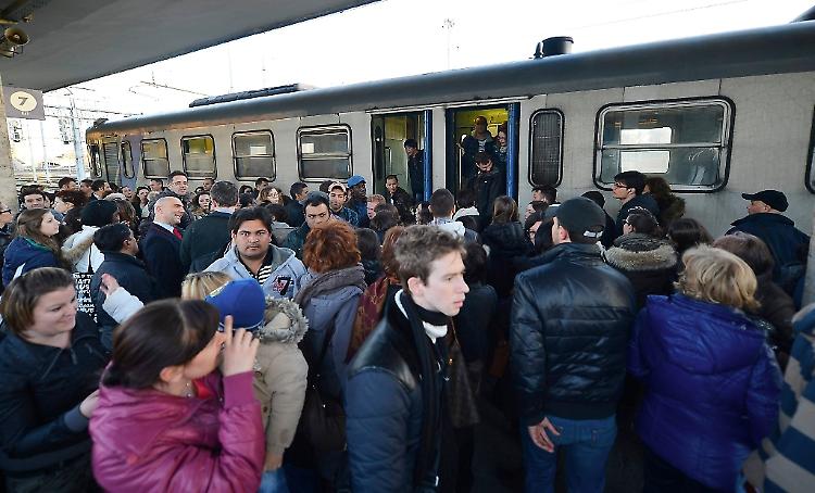 Guasto alla linea elettrica sulla Milano-Cremona-Mantova