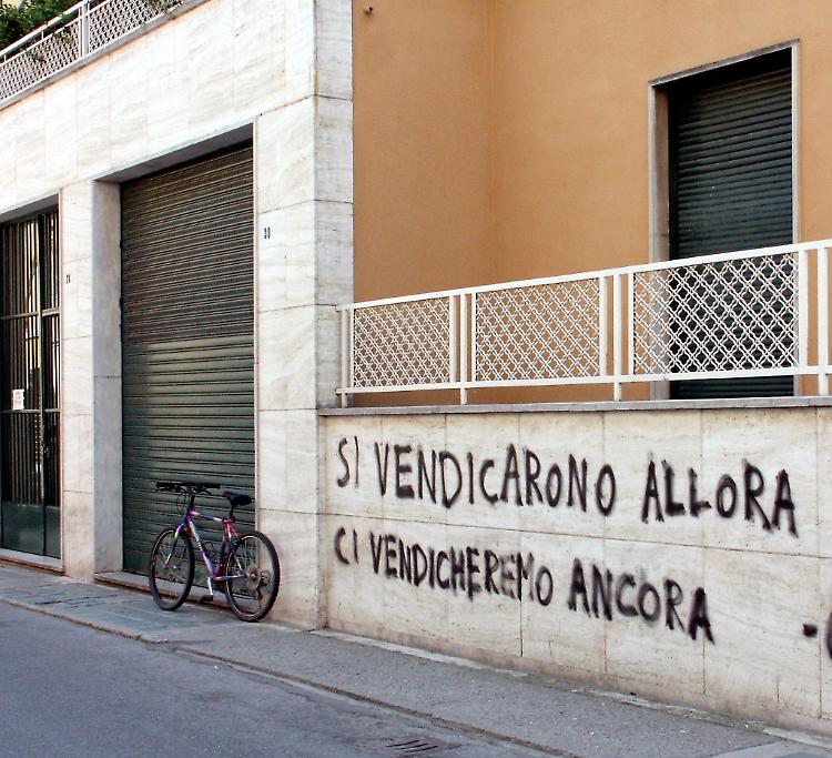 Bufera sul permesso a Casapound