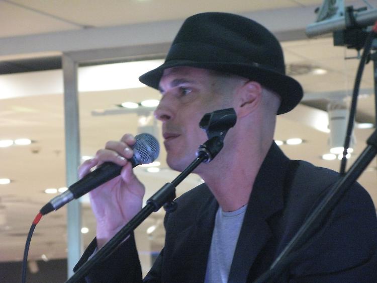 Teenager in delirio per Niccolò Agliardi