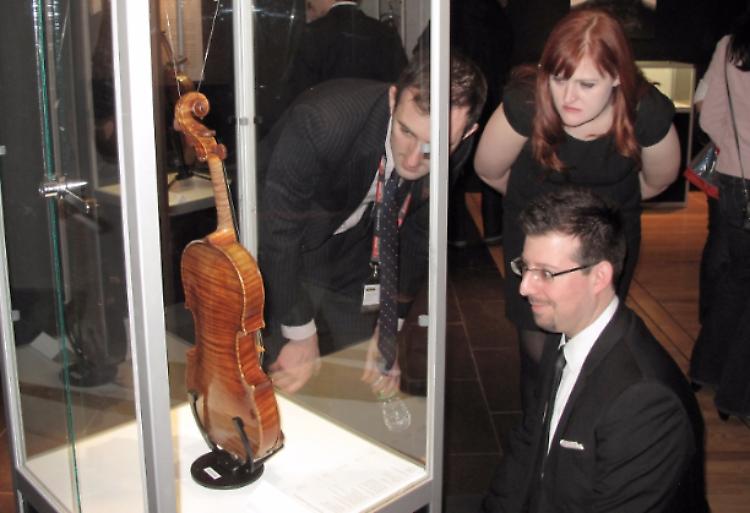 Stradivari compie gli anni a Roma