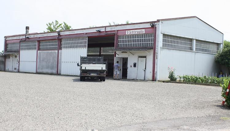Officina razziata, bottino da 10mila euro
