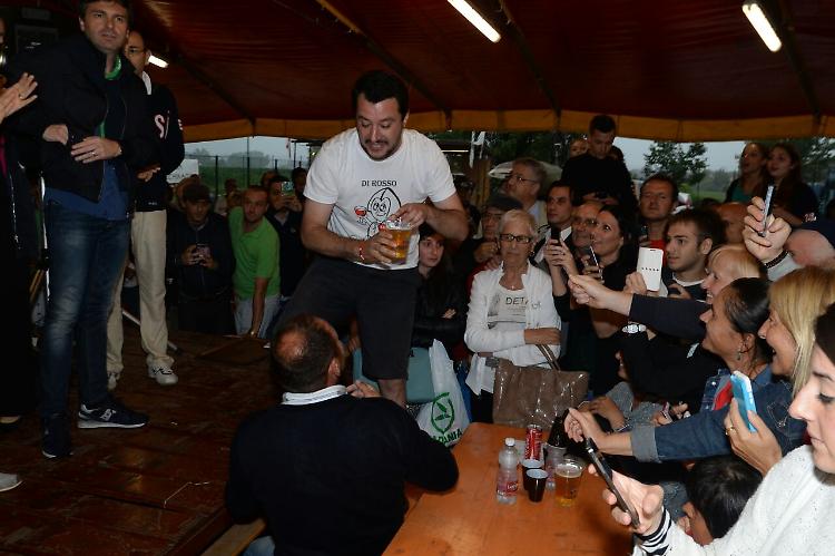 Salvini scalda il popolo leghista: 'Giochiamo per vincere'