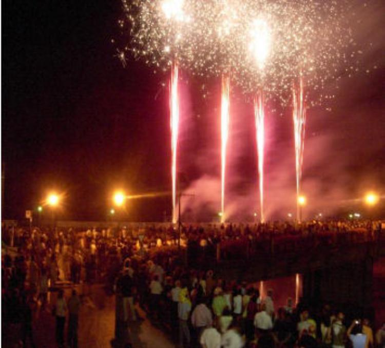 San Pietro, la notte dei fuochi a Pizzighettone