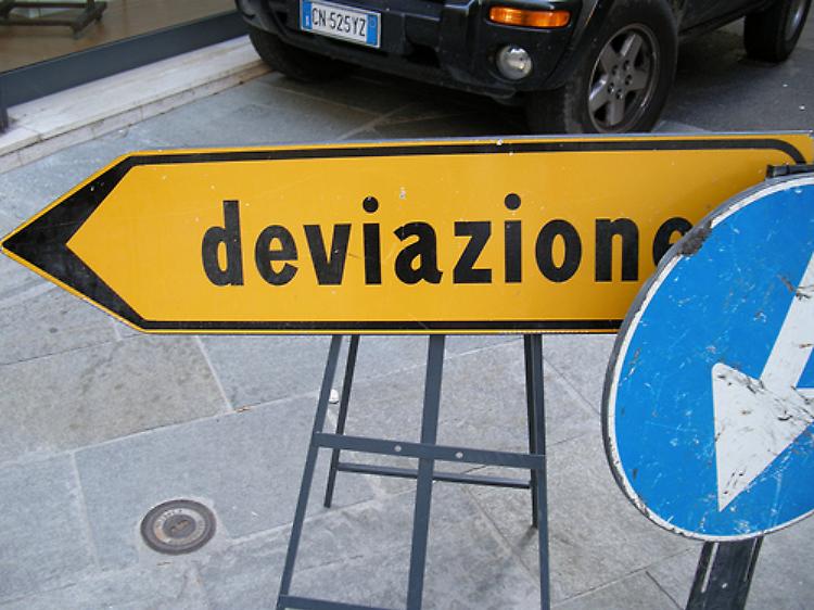 Con via Giuseppina interrotta la segnaletica è da ritoccare 