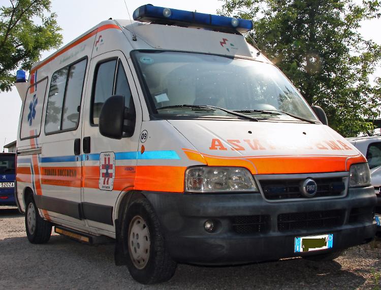 Scontro fra auto lungo l’Asolana, sette coinvolti e due feriti