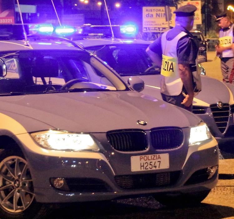 Inseguimento e speronamento nella notte in A21