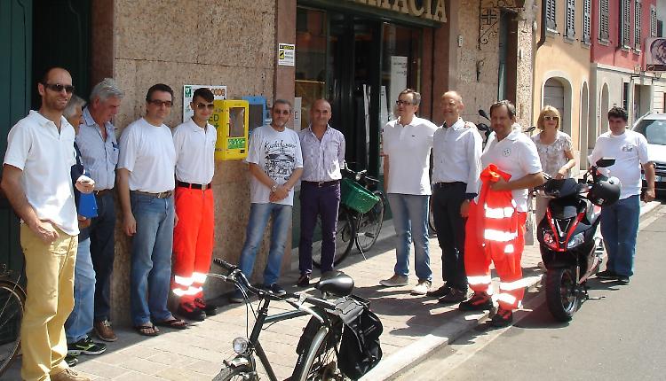 Vandalismi al defibrillatore, soccorsi partono a vuoto