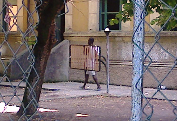 Migranti a Picenengo, per l'Asl ex scuole non in regola