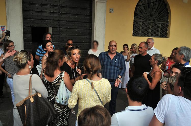 Migranti all'ex convento, la Diocesi sospende l'accoglienza