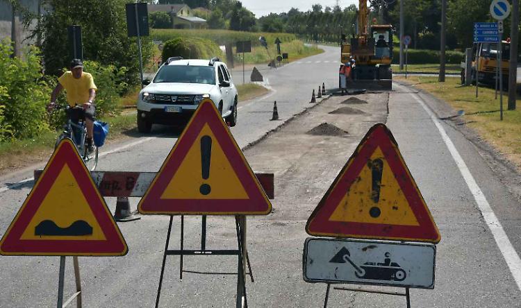 Asfalto in via Matteotti e alla gronda