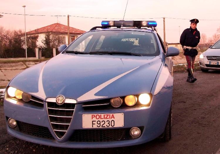 Polizia stradale in azione: cinque denunciati