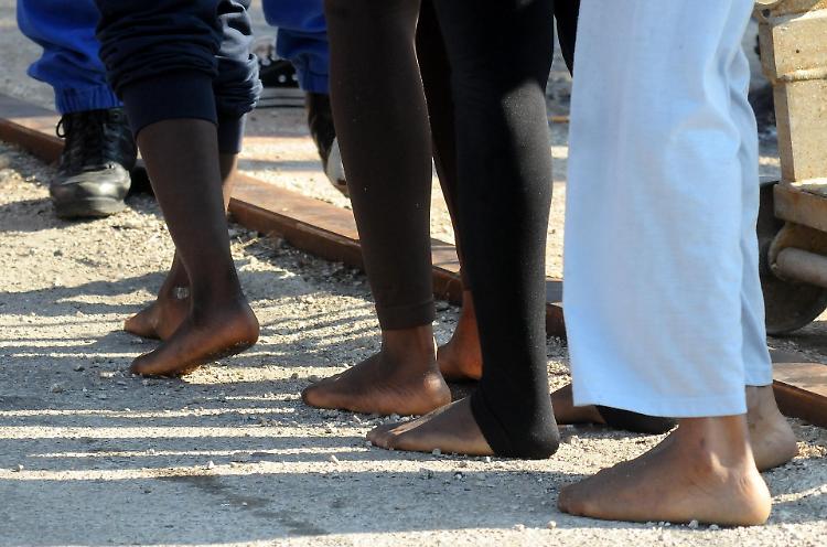Migranti, Tar: stop ordinanza Musumeci