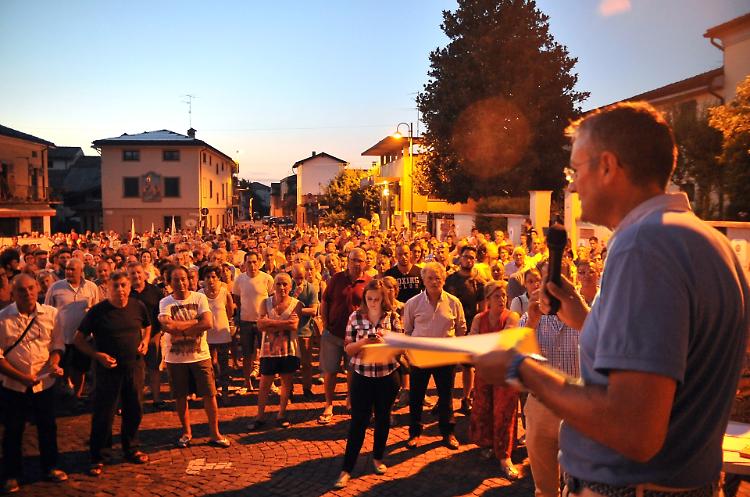 Chieve in piazza contro i profughi