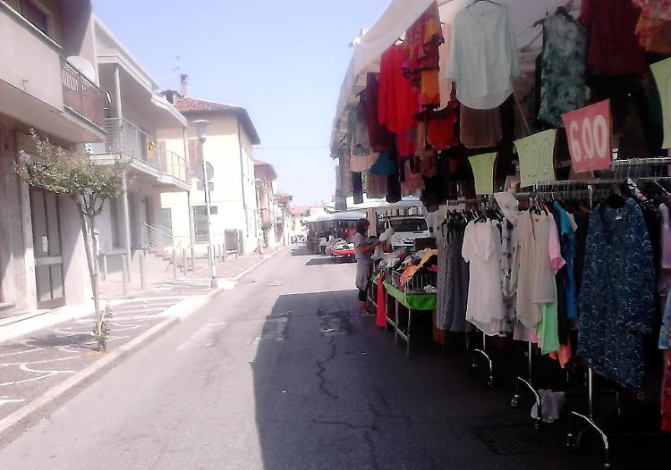 Lite tra donne al mercato, una 42enne all'ospedale