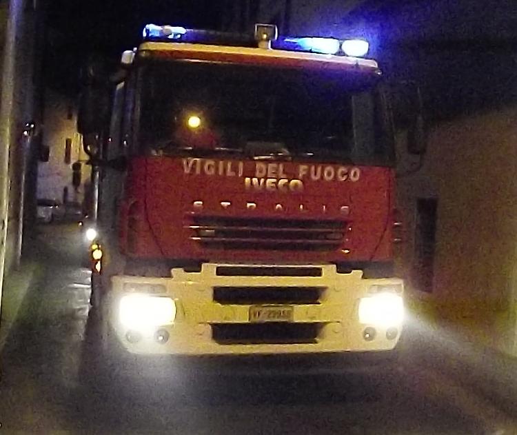 Incendio distrugge 4.000 cassoni per ortaggi nel Foggiano