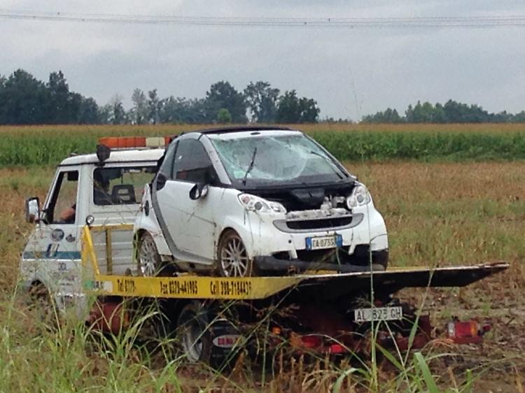 Fuoristrada a Longardore, donna in terapia intensiva