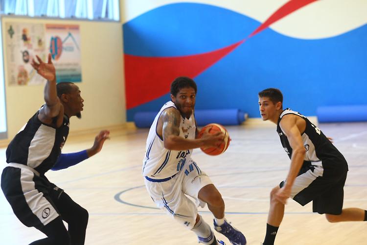 Amichevole Vanoli-Dolomiti Trento: secondo quarto 36-37