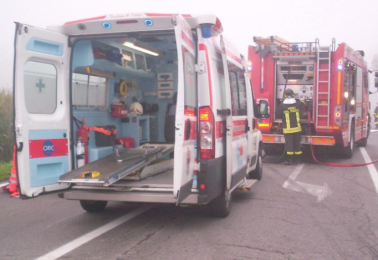 Infortunio, incastrato nel bancale: grave operaio di 56 anni