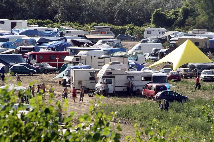 Rave party nella cava di Cascina Ronchi, preoccupa la situazione sanitaria
