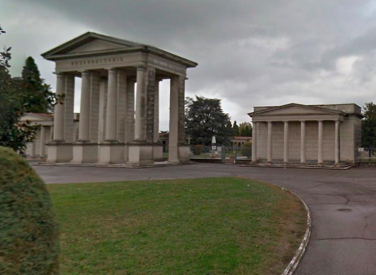 Ladri al cimitero, via il rame