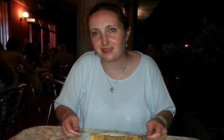 Morta sola in casa, aveva 39 anni