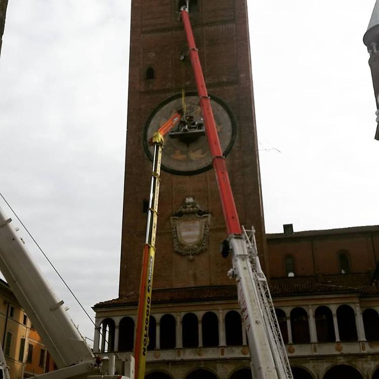 Restauro dell'orologio del Torrazzo, spettacolari lavori in quota