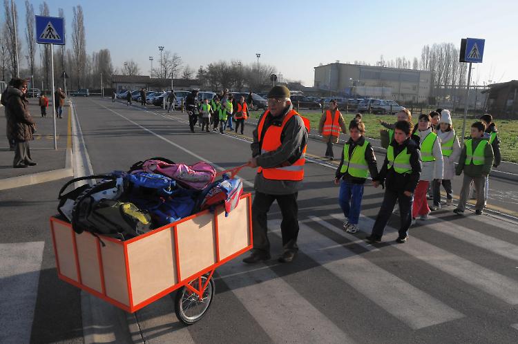 Piedibus, lunedì 12 e martedì 13 le 'istruzioni' alla scuola Marconi