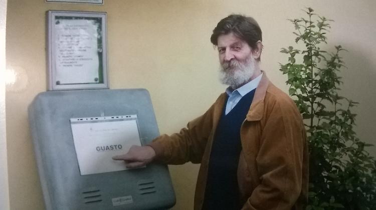 Il totem cercatombe guasto da mesi