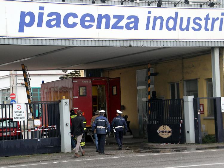 Due stranieri in manettestavano saccheggiando la ex Piacenza