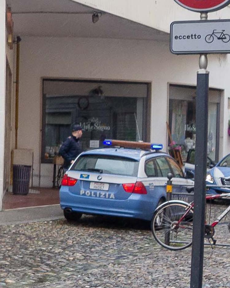 Tentato furto al CarrefourMarocchino bloccato dalla polizia