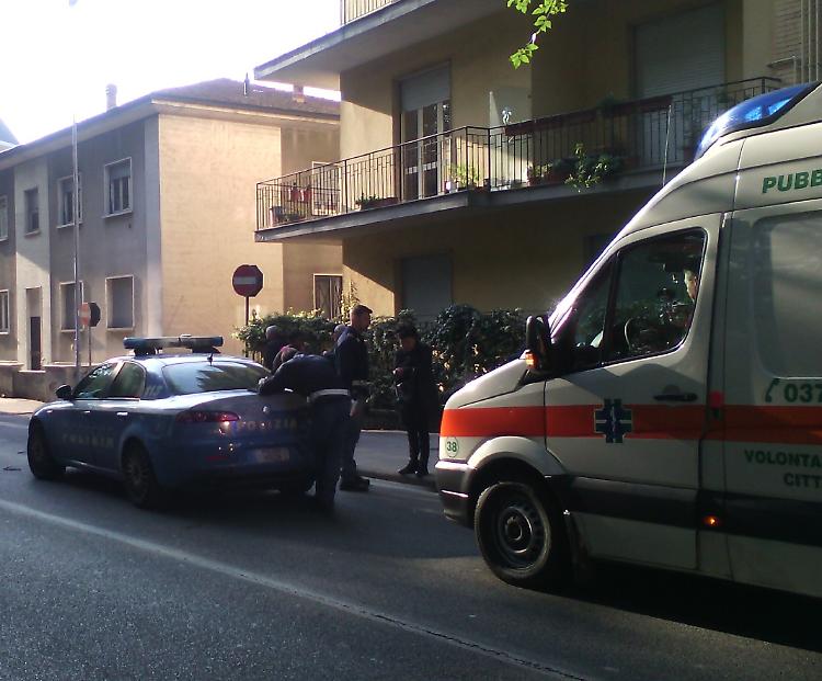 Botte fra donne per soldi, un anziano ne fa le spese