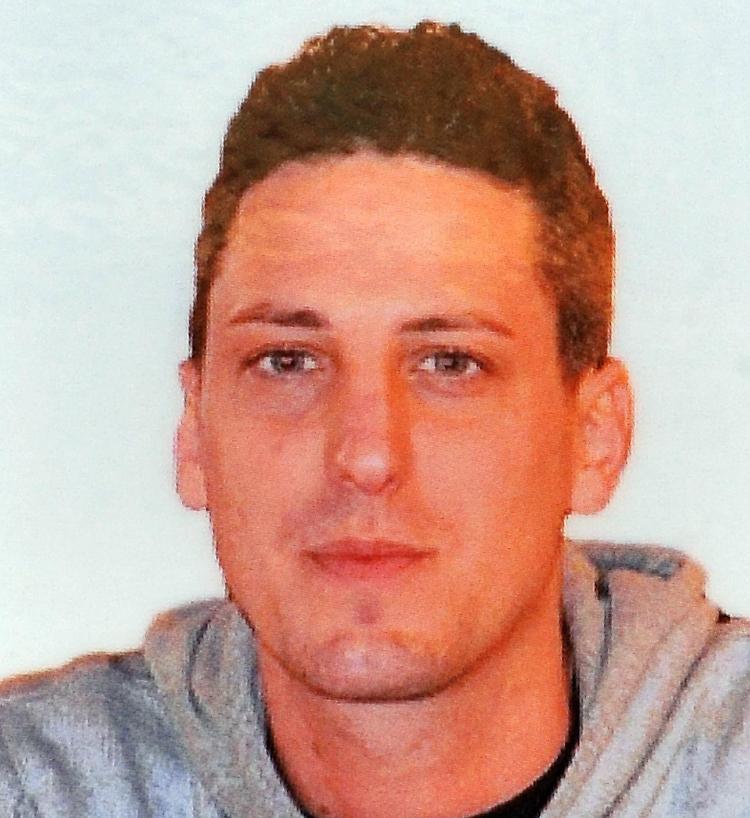 L'ultimo saluto ad Alanil 32enne morto nel fiume Serio