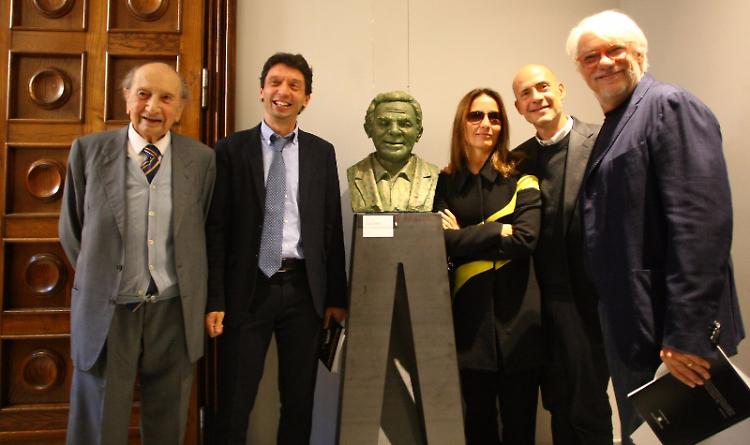 'La voglia matta' al Museo del Violino I figli di Ugo inaugurano la mostra