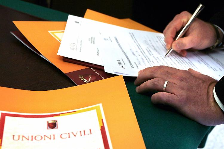 Registro delle unioni civili. Strappo Diocesi-Comune
