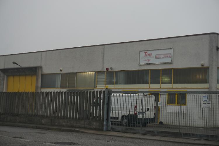 Via una cassetta di sicurezza