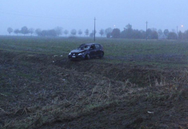 Si schianta con l'auto rubata