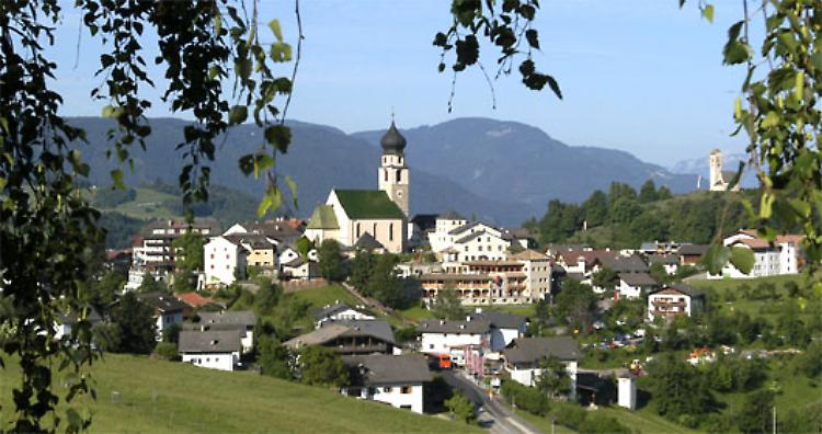 IL VINO. Tra le Dolomiti di maso in maso a caccia del miglior novello