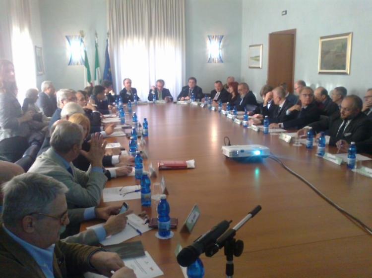 Asta del Po, Maroni alla Camera di commercio