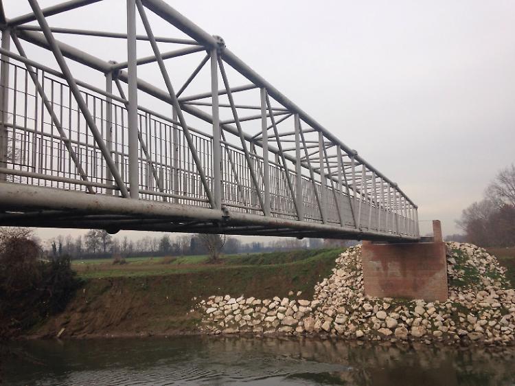 Salvo il 'Ponte della Barca'
