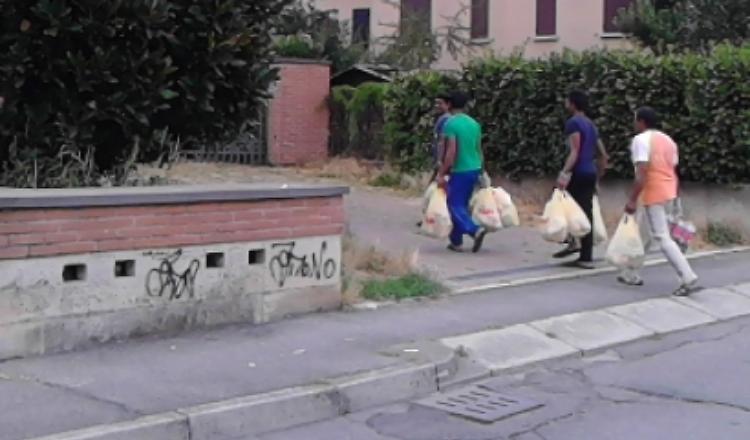 Migranti, raggiunta quota 137: stop da Roma a nuovi arrivi