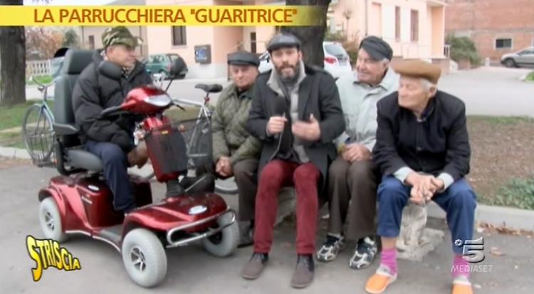 In onda a 'Striscia' il video sulla guaritrice