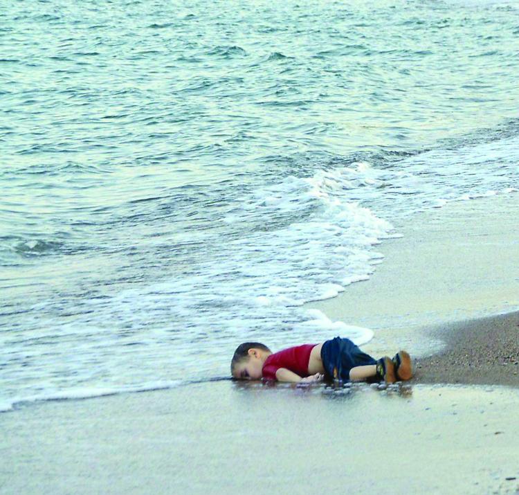 Il 2015 raccontato dall’Ansa: le foto di un anno in un libro